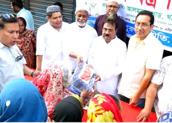 ঝালকাঠিতে শতাধিক মানুষকে ঈদ উপহার দিলো স্বপ্ন পূরণ সমিতি
