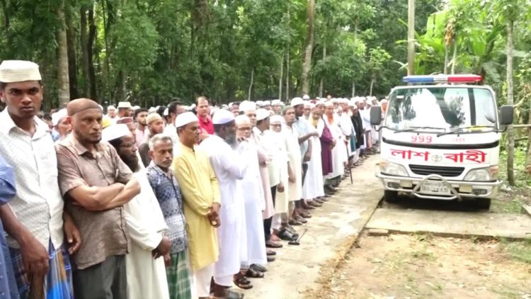 ঝালকাঠিতে ট্রাক চাপায় নিহতদের দাফন সম্পন্ন, প্রতি পরিবারকে ৫ লাখ টাকা করে আর্থিক অনুদান দেবে সরকার