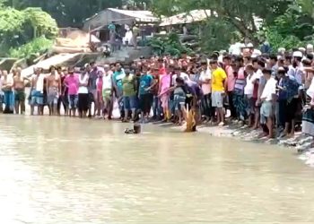 ঝালকাঠিতে দাদির সাথে নদীতে গিয়ে স্রোতে ভেসে গেলো স্কুলছাত্র