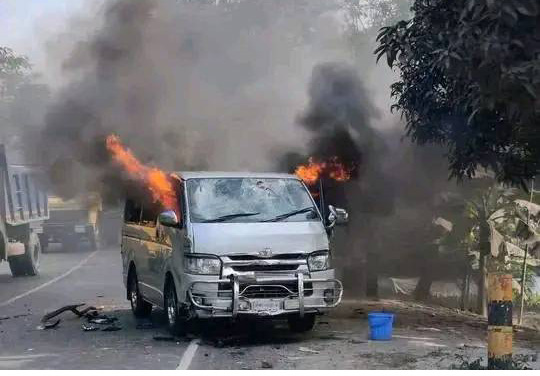 ঝালাকঠিতে গ্যাস স্লিন্ডার লিকহয়ে মাক্রবাসে আগুন