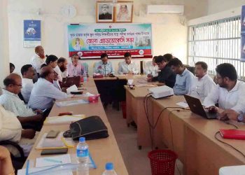 ঝালকাঠিতে শিক্ষার্থীদের কৃমিনাশক ট্যাবলেট খাওয়ানোর বিষয় এডভোকেসি সভা