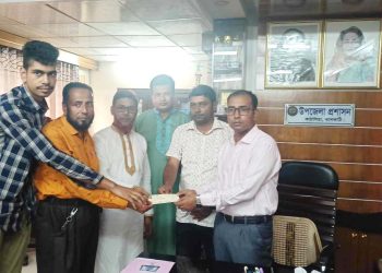 ট্রাক চাপায় নিহত ও বজ্রপাতে মৃত্যু বরণকারী পরিবারকে আর্থিক অনুদান দিলেন কাঠালিয়া উপজেলা নির্বাহী অফিসার