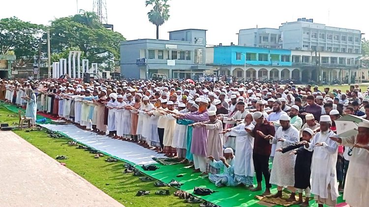 কাঠালিয়ায় বৃষ্টির জন্য ইসতিসকার নামাজ আদায়
