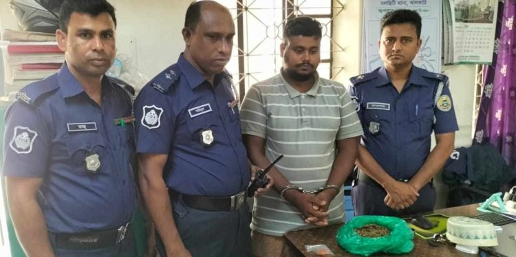 নলছিটিতে একাধিক মাদক মামলার আসামি আটক