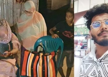 ২২ বছরের স্বামীর বাড়িতে ৪৩ বছর বয়সী স্ত্রী করছেন অনশন