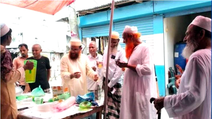কাঠালিয়ায় জমিয়াতে হিযবুল্লাহ’র উদ্যোগে পথচারীদের মাঝে ঠান্ডা পানির সরবত বিতরণ