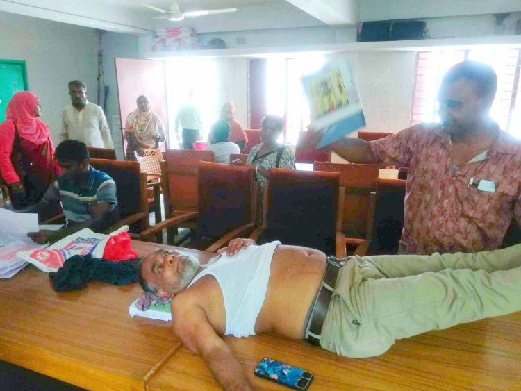 বামনায় একজন অধ্যাপক ও ৩ শিক্ষার্থী হিট স্টোকে অসুস্থ