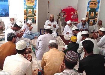 কাঠালিয়ায় এমপি শাহজাহান ওমর বীর উত্তমের রোগ মুক্তির কামনায় দোয়া মোনাজাত
