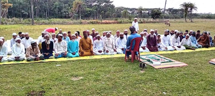 কাঠালিয়ার আমরিবুনিয়ায় বৃষ্টির জন্য ইস্তিস্কার নামাজ আদায়