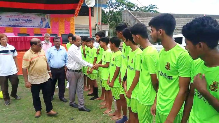 ঝালকাঠিতে বঙ্গবন্ধু শেখ মুজিবুর রহমান আন্তঃ কলেজ ফুটবল টুর্নামেন্ট শুরু