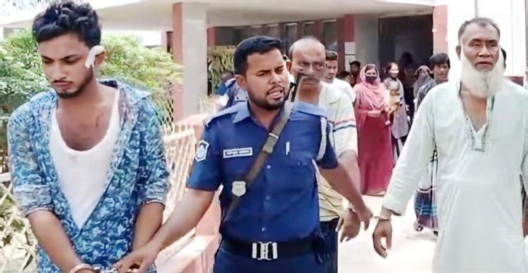 র‍্যাব পরিচয় দিয়ে ডাকাতি, গণপিটুনির পর ৫ জনকে পুলিশের কাছে সোপর্দ
