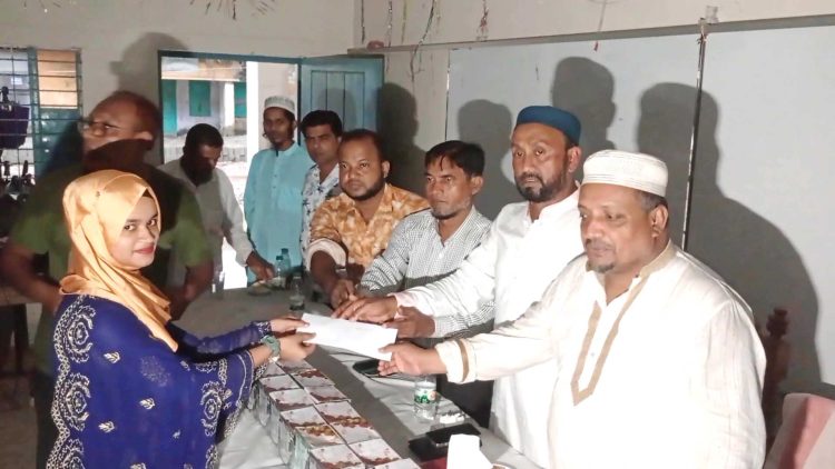কাঠালিয়ায় মেধাবী শিক্ষার্থীদের সংবর্ধনা