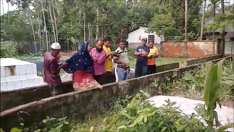 রাজাপুরে নিহত অজ্ঞাত যুবকের মরদেহ নেত্রোকোনা জেলার মাইক্রো চালক জহির উদ্দিনের, মাইক্রোবাসটি উদ্ধার