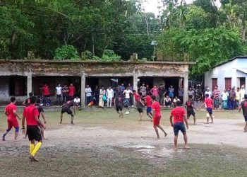 কাঠালিয়ায় মরহুম হাসমত আলী সিকদার স্মৃতি ফুটবল টুর্নামেন্টের উদ্বোধন