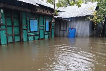 কুমিল্লায় ১২ লাখ মানুষ পানিবন্দি অবস্থায়, নিহত বেড়ে দারিয়েছে ১৯ জনে