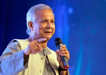 অন্তর্বর্তীকালীন সরকারের দায়িত্ব নিতে সম্মতি জানিয়েছেন ড. ইউনূস