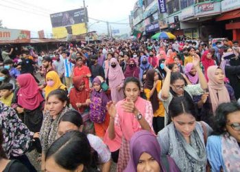 বরিশালে প্রার্থনা ও ছাত্র-জনতার গণমিছিল