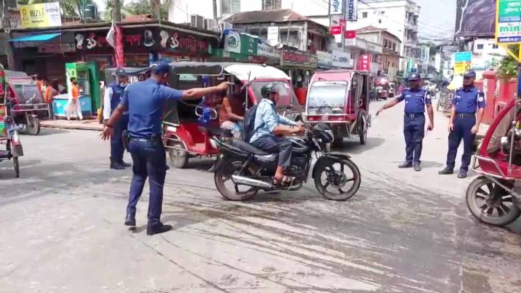 ঝালকাঠিতে কর্ম-বিরতির পর মাঠ পর্যায়ে কাজ শুরু করেছে পুলিশ।