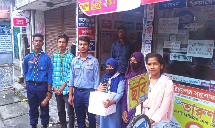ঝালকাঠিতে বিভিন্ন স্বেচ্ছাসেবি সংগঠনের উদ্যোগে বন্যার্তদের সাহায্য সংগ্রহ অব্যহত
