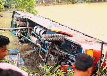 ঝালকাঠির রাজাপুর ও কাঠালিয়ায় পৃথক দুটি বাস দুর্ঘটনায় ২০ জন যাত্রী আহত