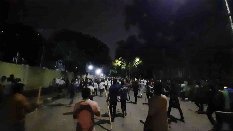 শিক্ষার্থীদের দখলে সচিবালয়, পালিয়ে গেলো হাজারও আনসার সদস্য