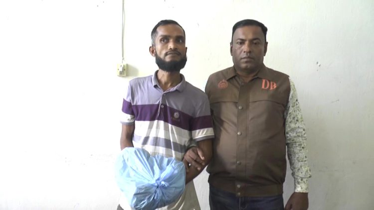 ঝালকাঠিতে গাঁজাসহ মাদক কারবারি গ্রেফতার