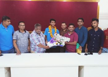 সাফ গেমসে ফুটবলে সেরা খেলোয়ার মিরাজুল ইসলামকে সংবর্ধনা দিয়েছে ঝালকাঠি প্রেসক্লাব