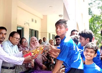 কাঠালিয়ায় প্রীতি ফুটবল ম্যাচ অনুষ্ঠিত