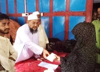 বামনায় বাংলাদেশ জামায়েত ইসলামীর পক্ষ থেকে সহায়তা প্রদান করা হয়েছে।