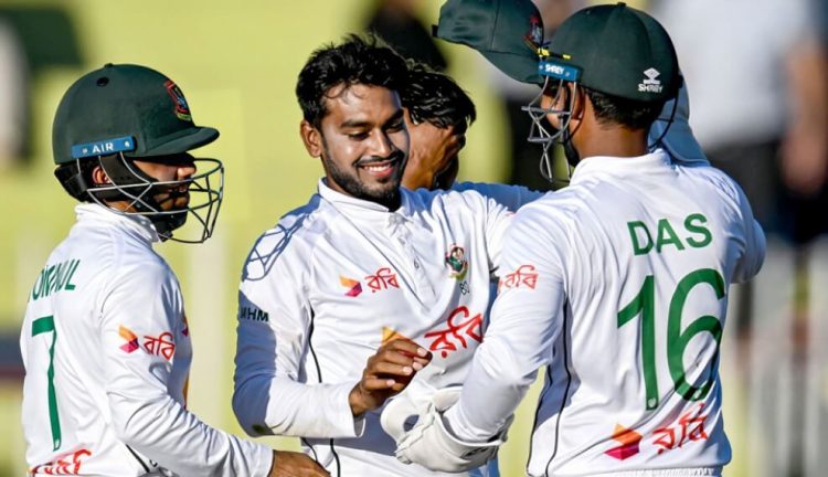 হাসানের জোড়া আঘাতে স্বস্তি নিয়ে তৃতীয় দিন শেষ হলো টাইগারদের