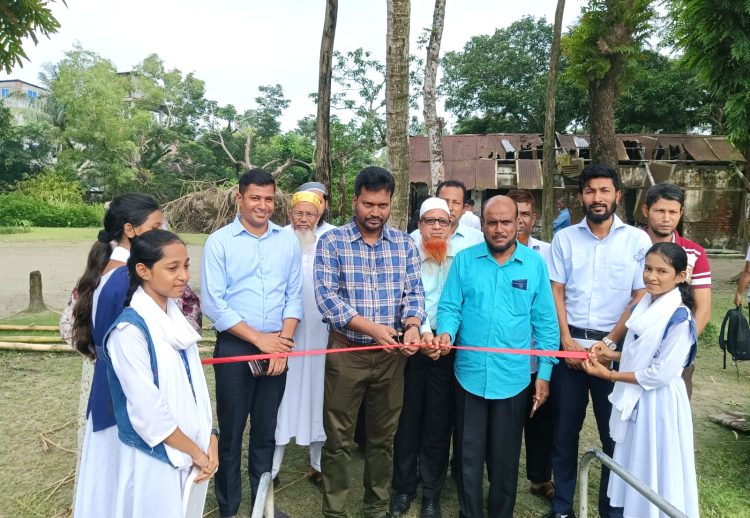 কাঠালিয়ায় ব্রাকের ভাসমান শিক্ষা তরী কার্যক্রমের উদ্বোধন
