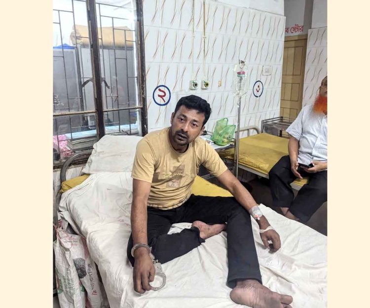বাড়িতে পুলিশ দেখে ইয়াবা গিলেও রক্ষা পেল না মাদক কারবারি