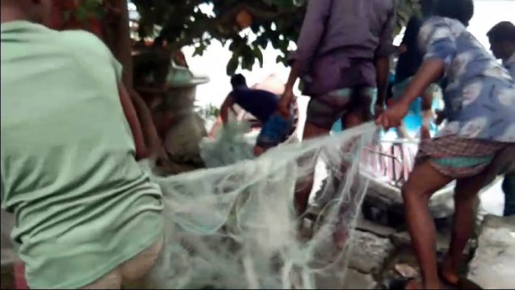ঝালকাঠিতে ৮দিনে মা ইলিশ রক্ষা কার্যক্রমে ১ লাখ ১৩ হাজার ৭০০ মিটার জাল জব্দ