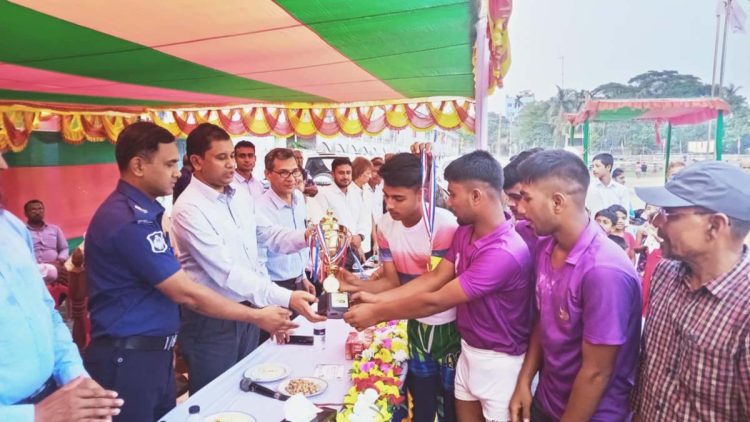 ঝালকাঠিতে জেলা পর্যায়ে গ্রীষ্মকালীন ক্রীড়া প্রতিযোগিতায় কাবাডিতে কাঠালিয়া ও রাজাপুর উপজেলা চ্যাম্পিয়ন