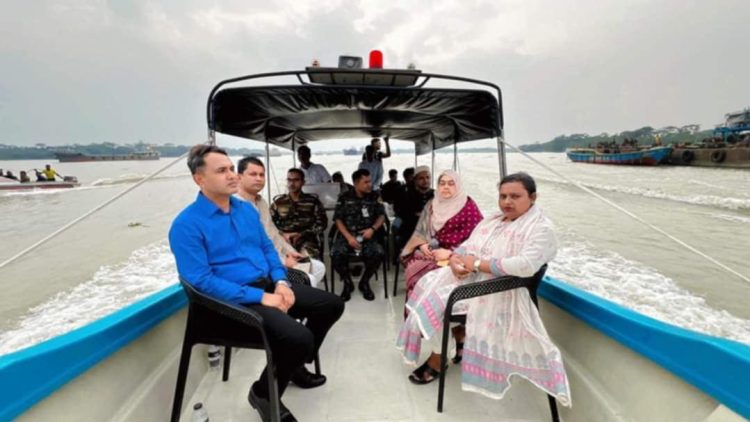 ঝালকাঠিতে মা ইলিশ সংরক্ষণ অভিযানে একজনকে কারাদÐ, মাছ ও জাল জব্দ