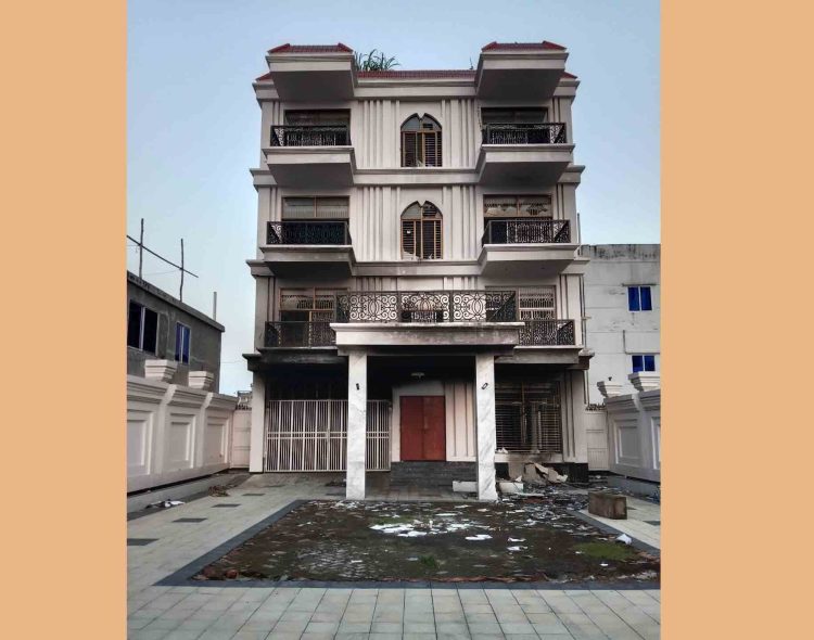 ঝালকাঠি-২ আসনের প্রভাবশালী এমপি আমু’র বাড়ি এখন যেন পোড়া ভুতুরে বাড়ি