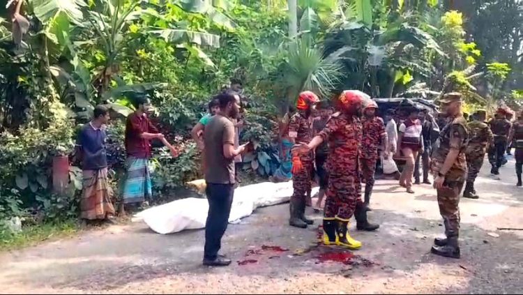 ঝালকাঠিতে মাহিন্দ্র ও ট্রলির মুখোমুখি সংঘর্ষে ০২ জন নিহত, আহত-০৫