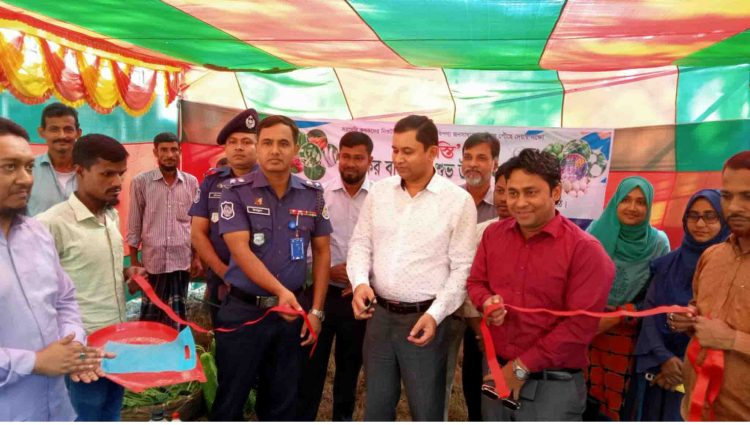 দ্রব্য মূল্য নিয়ন্ত্রনে রাখতে ঝালকাঠিতে শুরু হয়েছে কৃষকের বাজার ‘স্বস্তি’