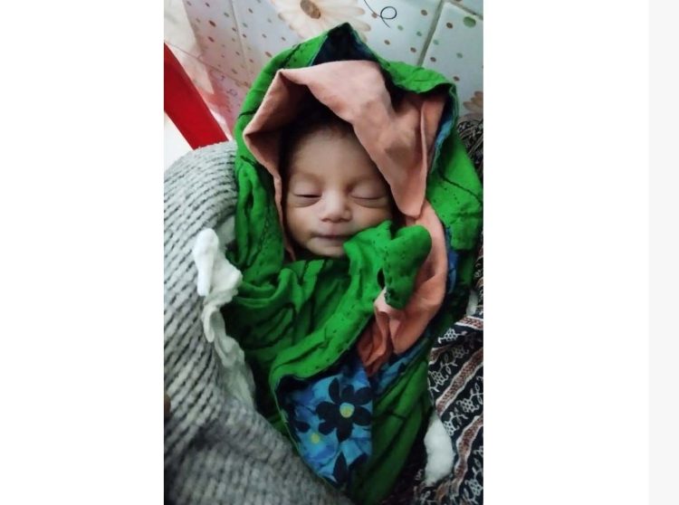 বামনায় রাস্তার পাশে পাওয়া এক নবজাতক শিশু
