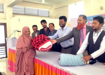 কাঠালিয়ায় মারিয়াম সমাজ কল্যাণ সংস্থার শীতার্তদের মাঝে কম্বল বিতরণ