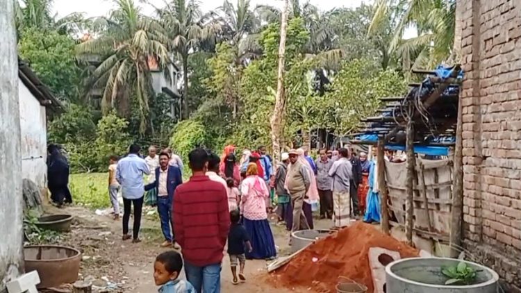 কাঠালিয়ায় এক নারী মাছ ব্যবসায়ীকে শ্বাসরোধে হত্যা করে টাকা ও স্বর্ণালংকার লুট