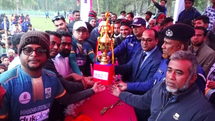 নলছিটিতে সাবেক সংসদ সদস্য ভূট্টো স্মৃতি ফুটবল টুর্নামেন্টর ফাইনাল খেলা অনুষ্ঠিত