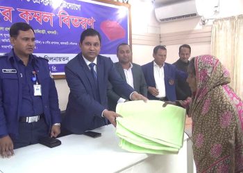 ঝালকাঠিতে প্রেসক্লাবের উদ্যোগে কম্বল বিতরণ