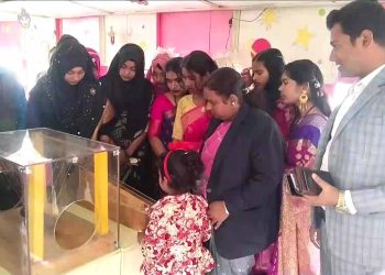 ঝালকাঠিতে  ব্র্যাক শিক্ষা তরীতে শিক্ষার্থীদের ভীর