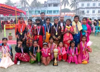 ঝালকাঠিতে প্রাথমিক বিদ্যালয় গোল্ডকাপ ফুটবল টুর্নামেন্টে কাঠালিয়া বালিকা দল চ্যাম্পিয়ন