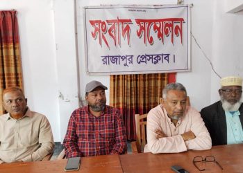 রাজাপুরে বিএনপির সম্পাদক নাসিম আকনের পদ স্থগিত করায় উপজেলা বিএনপির সংবাদ সম্মেলন