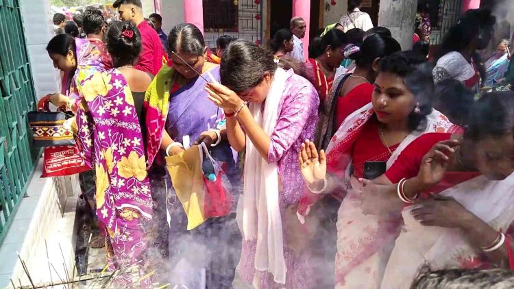 ঝালকাঠিতে ঐতিহ্যবাহী শিব চতুর্দশীর মেলা শুরু