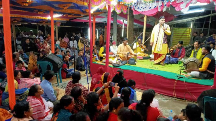 ঝালকাঠিতে রাতভর কবি গানের লড়াই হয়েছে