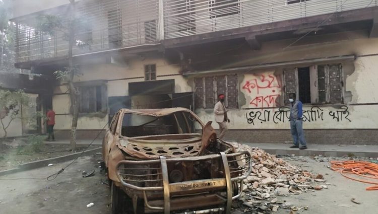ওবায়দুল কাদেরের বাড়িতে অগ্নিসংযোগ-ভাঙচুর