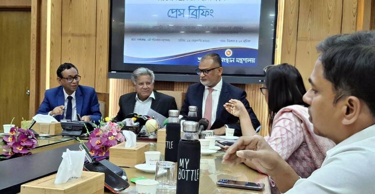 ভোজ্যতেলের সংকট দূর হবে ১০ দিনের মধ্যে : বাণিজ্য উপদেষ্টা
